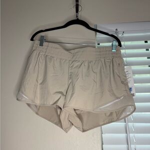 NWT lululemon hotty hots size 12